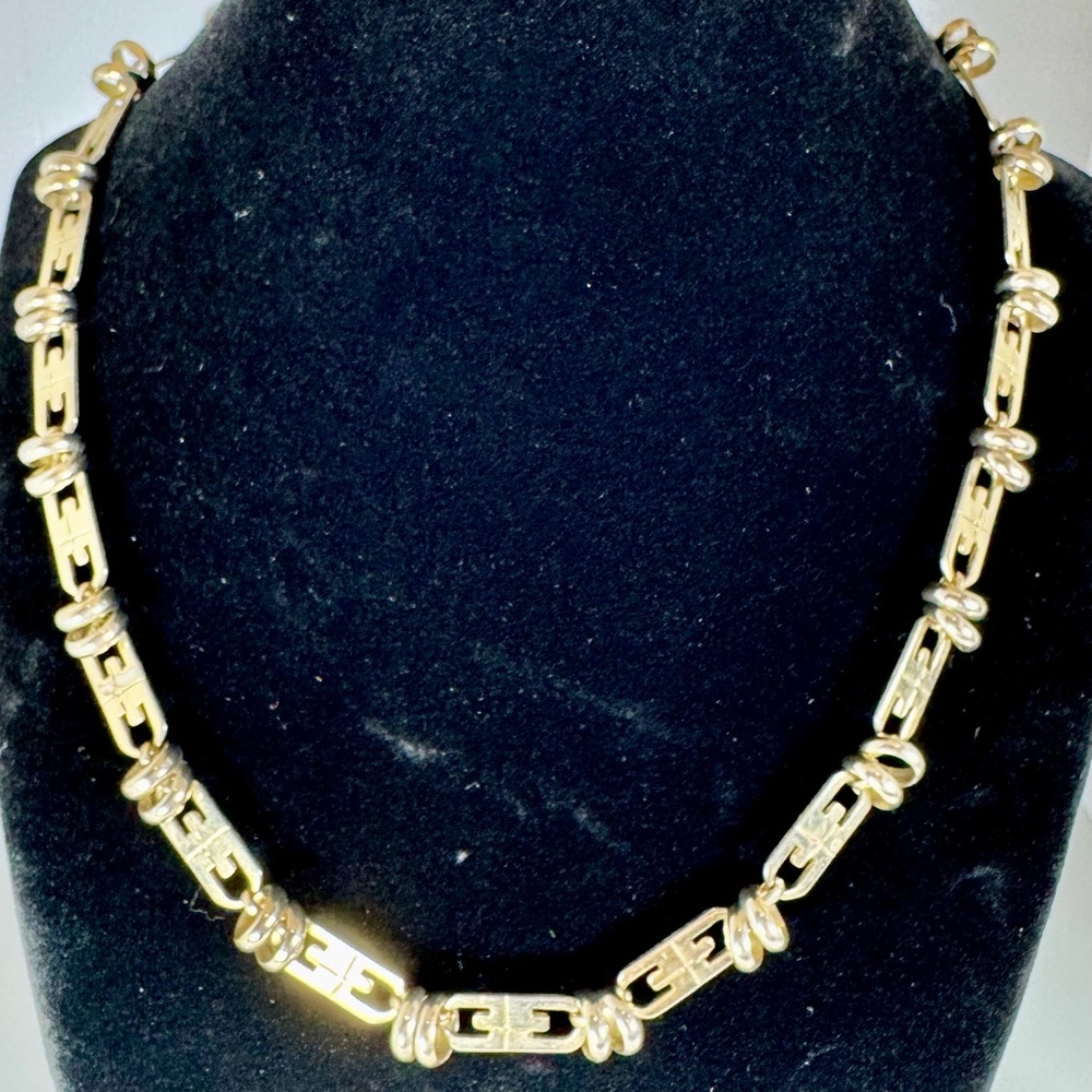 Vintage Signed Alabaster Gold-tone Chain Necklace #1123